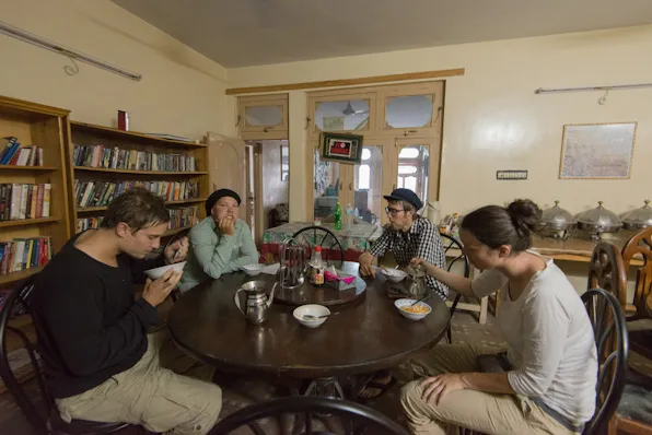 At breakfast we got our stomachs full and we also got two Norwegian passengers for the day’s drive.