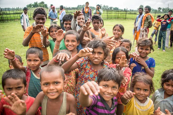 Kamera www.topshot.fi, objektiivit www.vuokrakamera.fi tai www.kameratori.fi