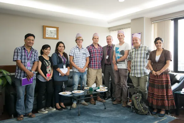 Ncellin lehdistötilaisuuden osanottajia!