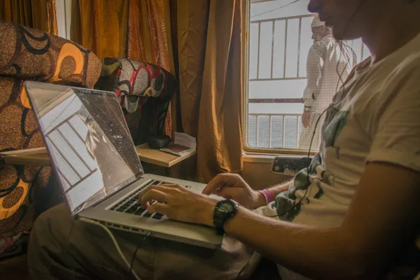 Aamulla Misa kerkesi vielä tunnin verran editoimaan videota!