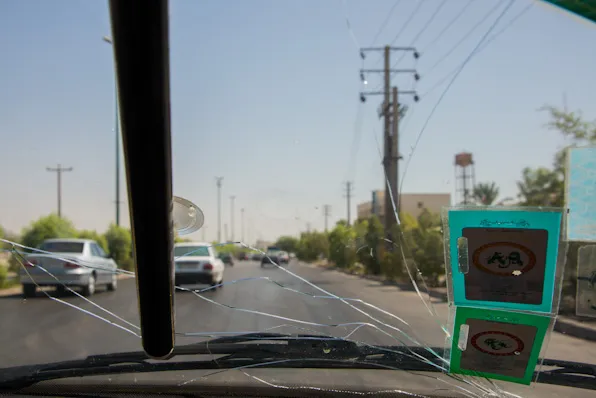 Taksi kaupungille piti maksaa dollareissa, kun muutakaan ei keksitty :)